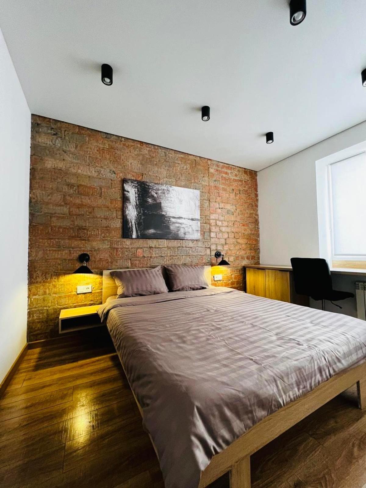 Brick Melnyka10 *